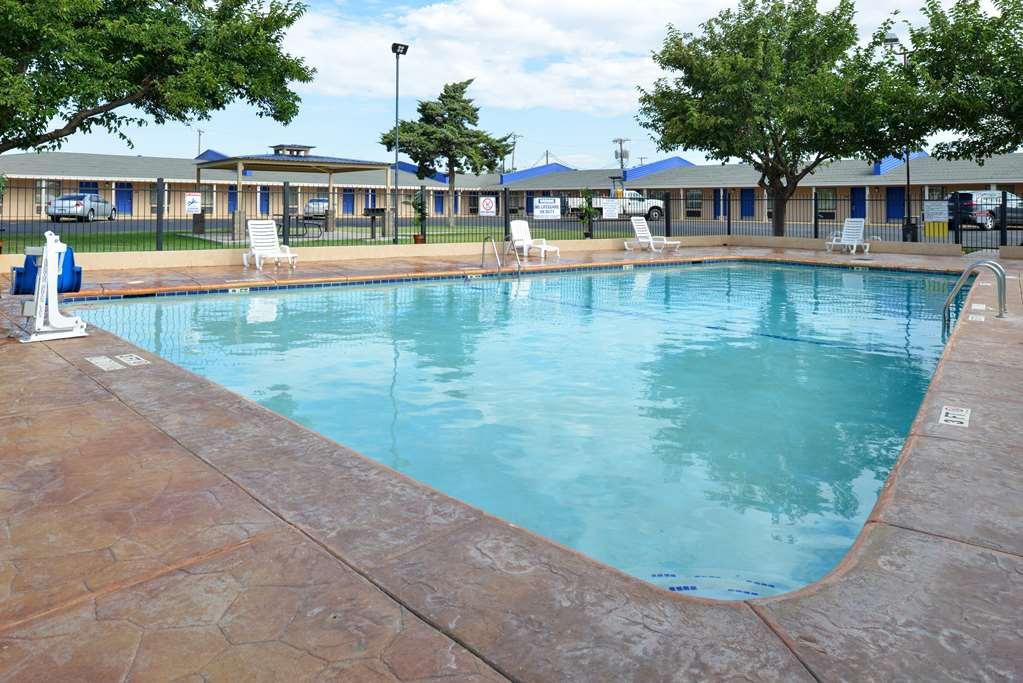 Americas Best Value Inn Lubbock East Удобства фото