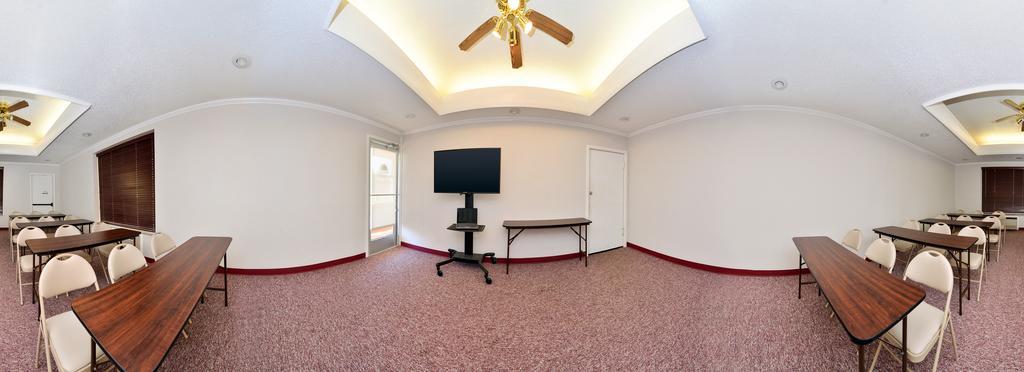 Americas Best Value Inn Lubbock East Экстерьер фото