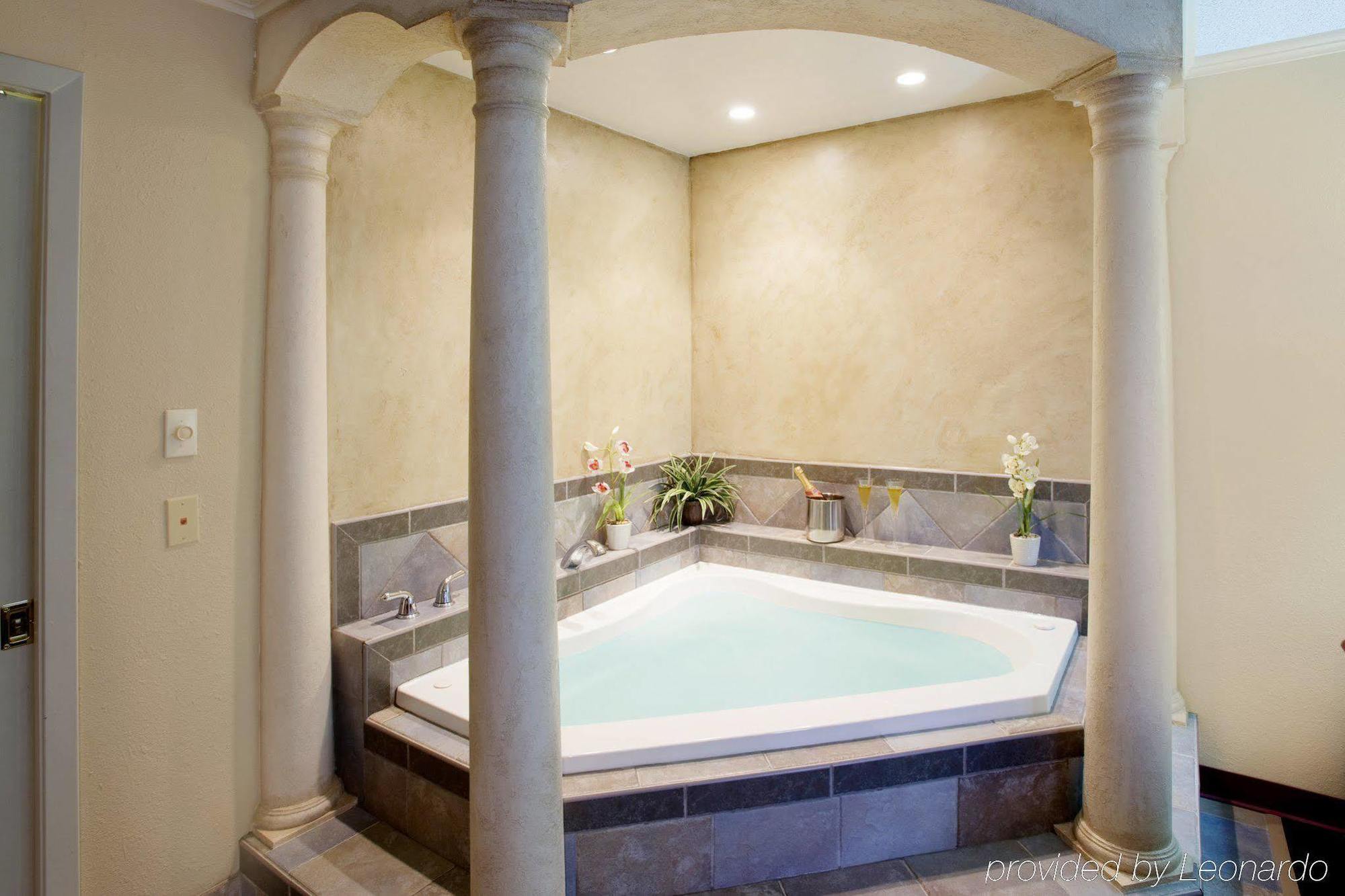 Americas Best Value Inn Lubbock East Удобства фото