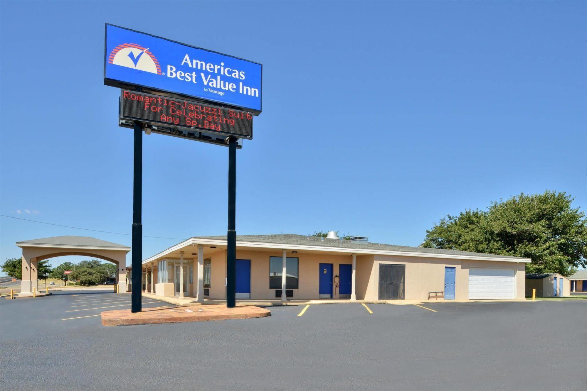 Americas Best Value Inn Lubbock East Экстерьер фото