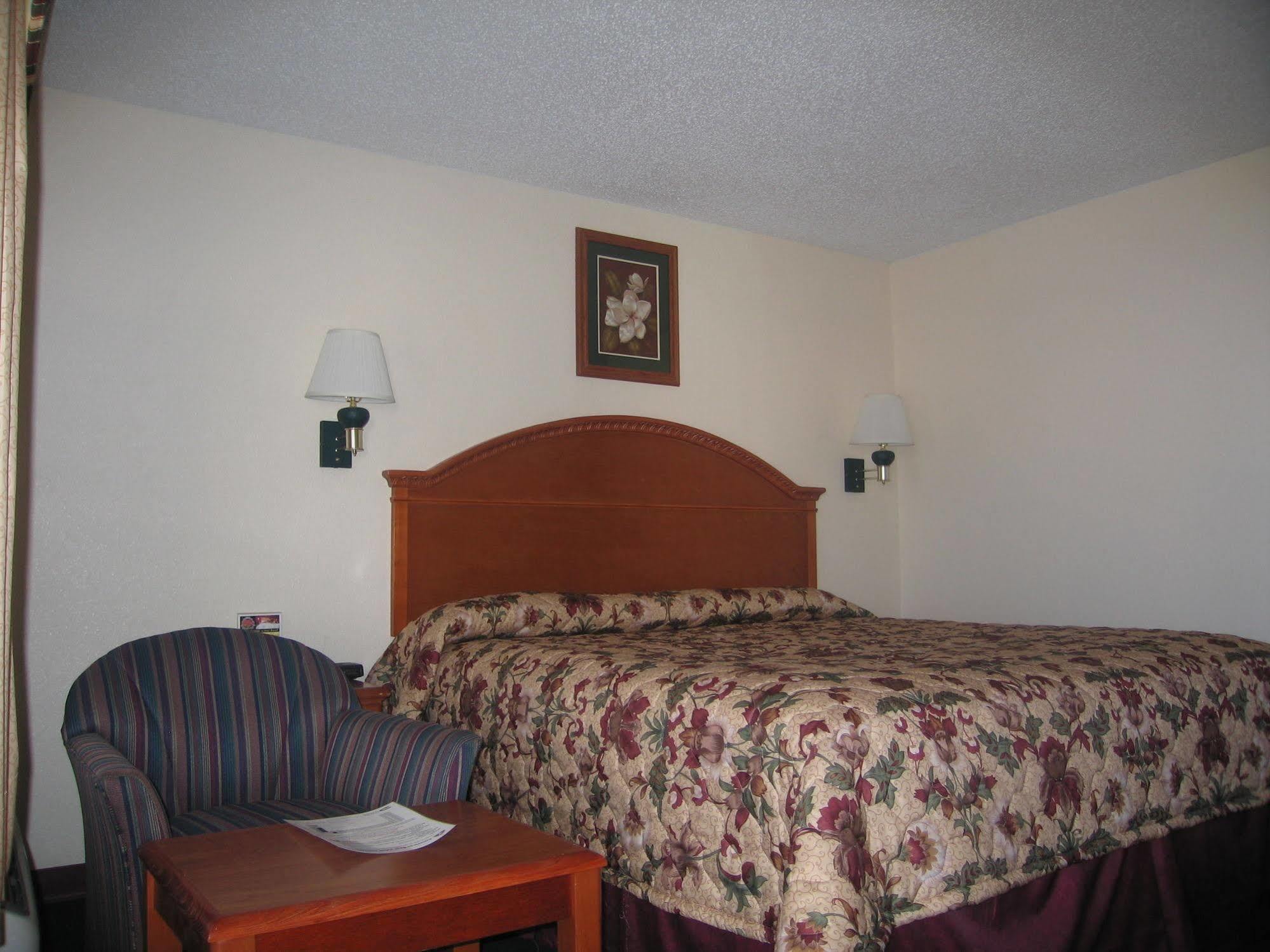 Americas Best Value Inn Lubbock East Экстерьер фото