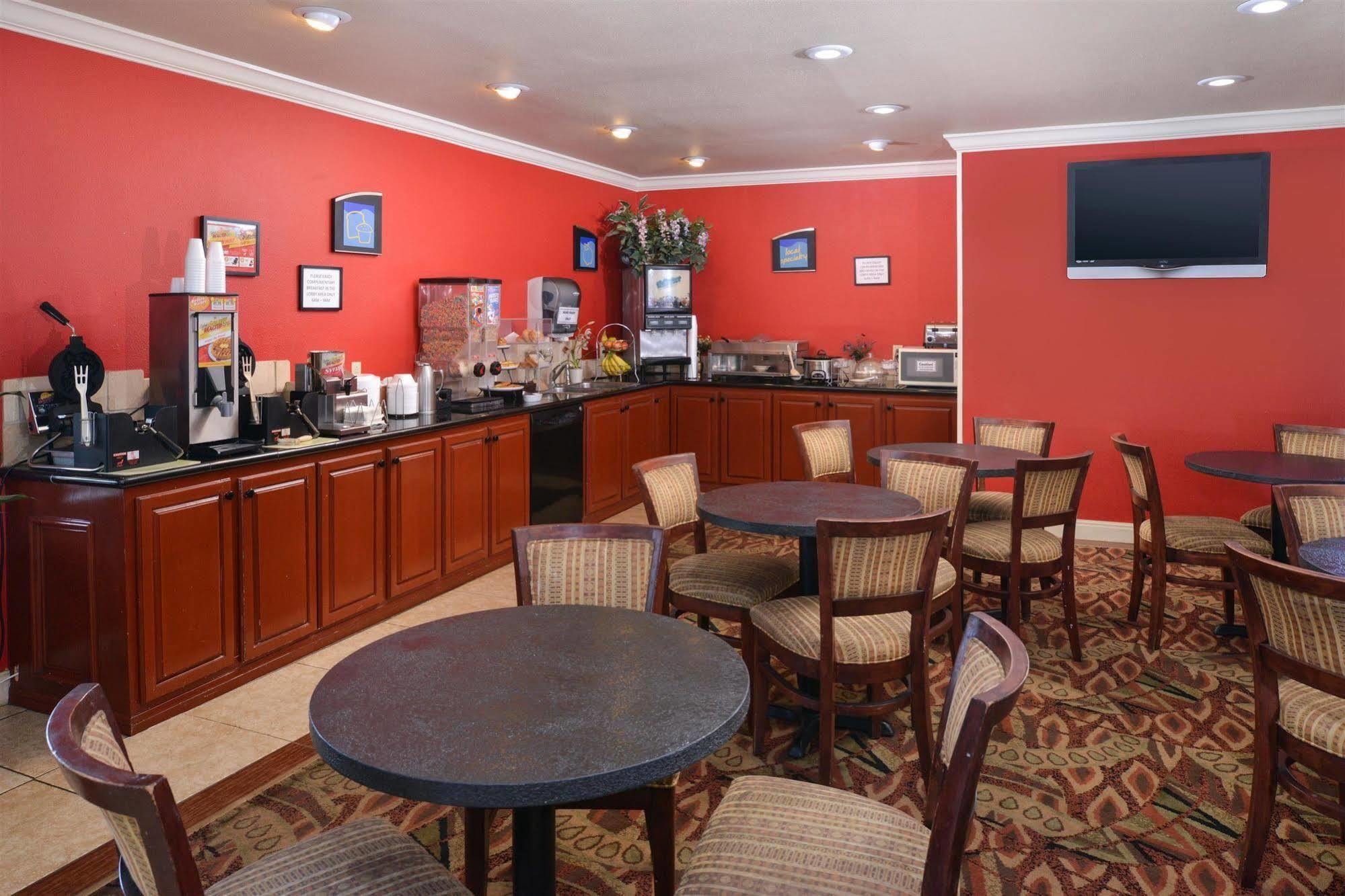 Americas Best Value Inn Lubbock East Экстерьер фото