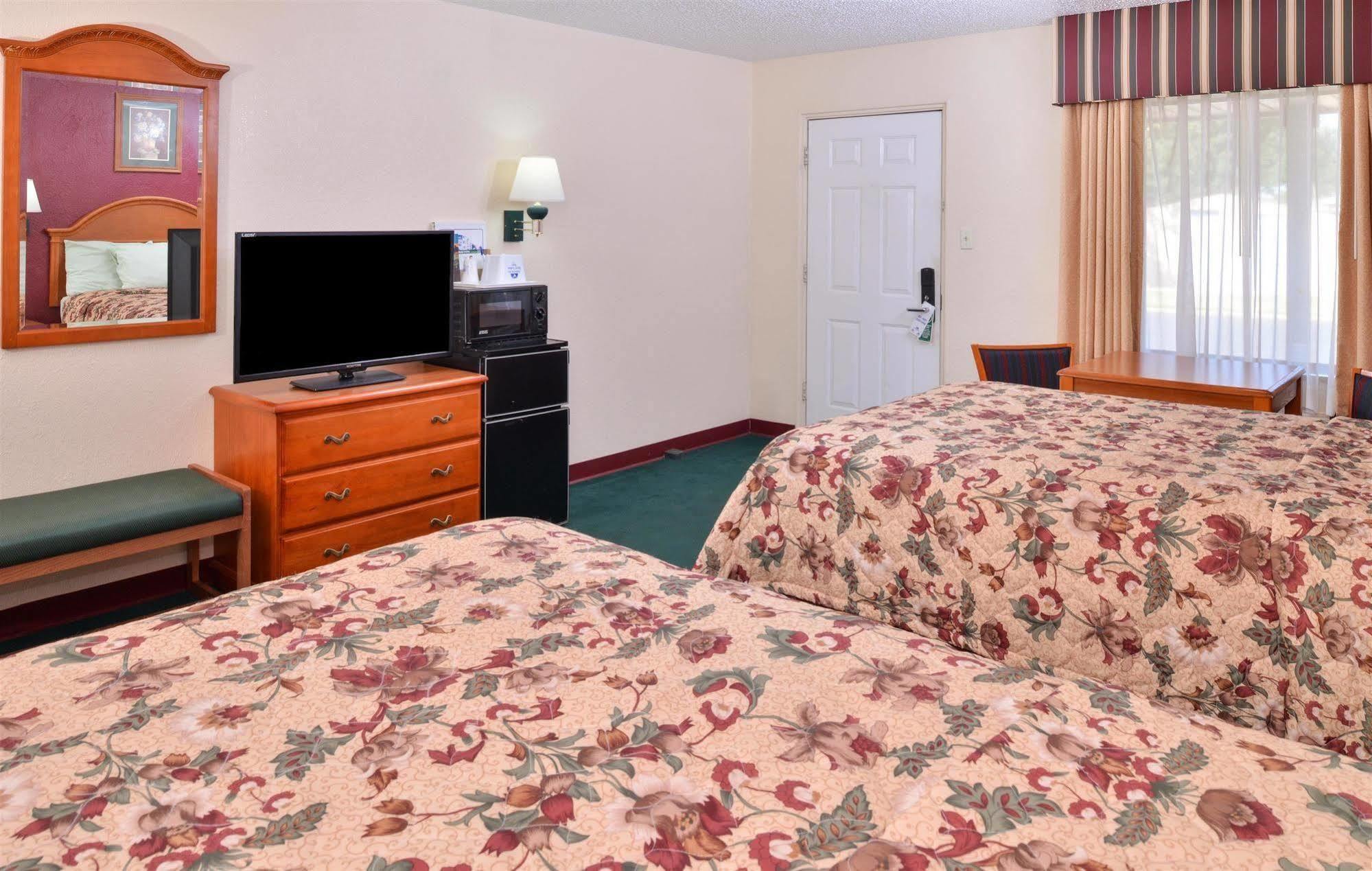 Americas Best Value Inn Lubbock East Экстерьер фото