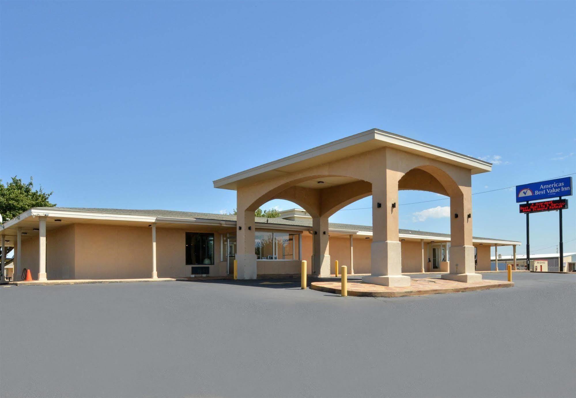 Americas Best Value Inn Lubbock East Экстерьер фото